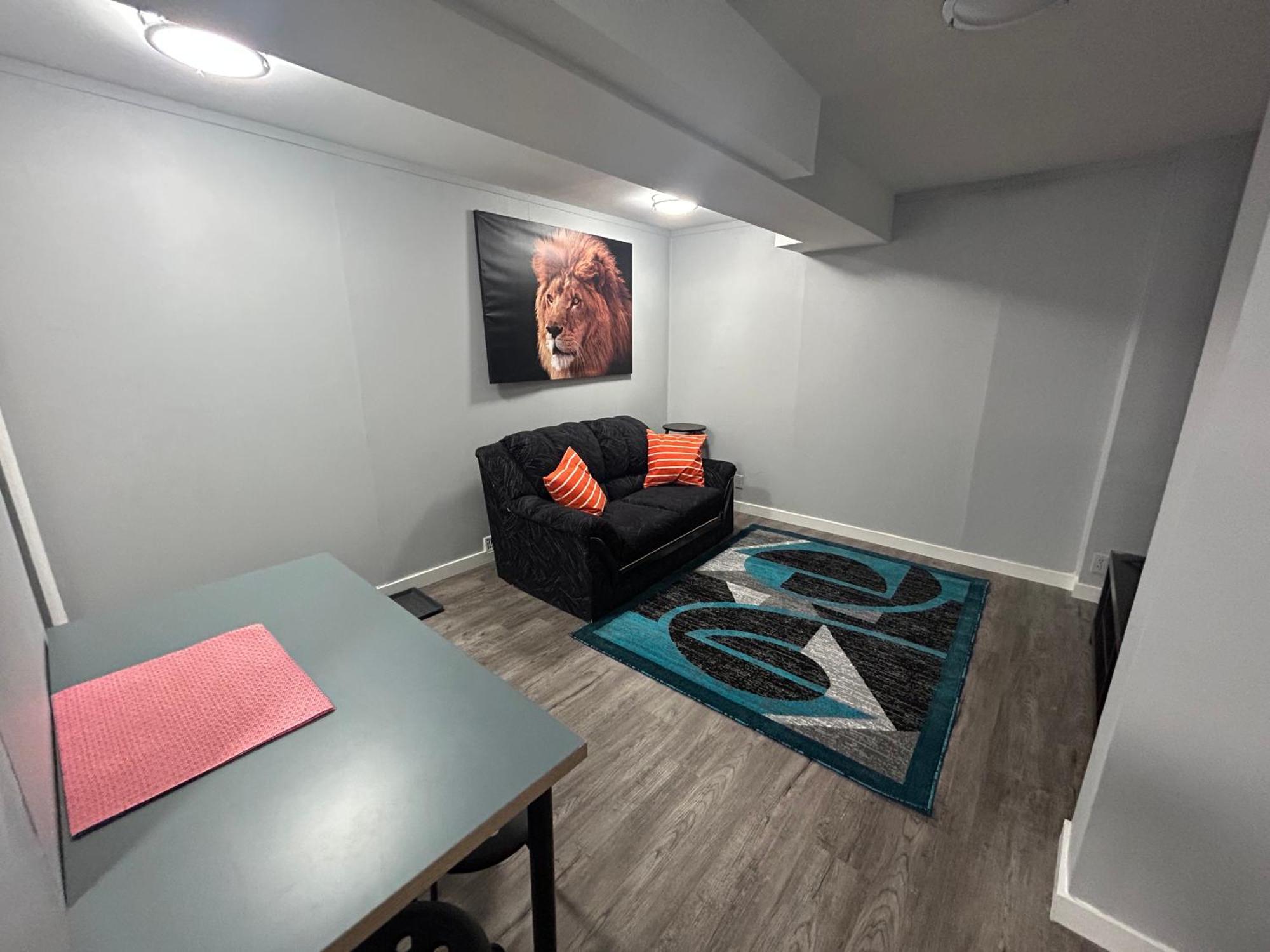 Cute Highlandpark Apartment Calgary Exterior photo